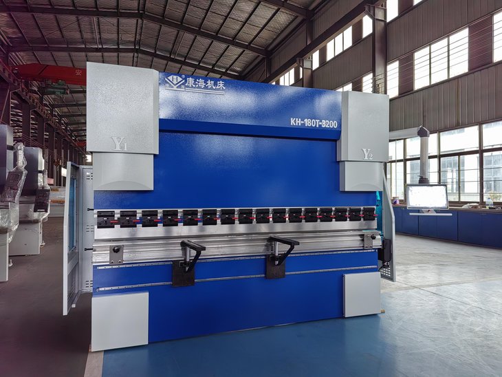 ��Һ���������WE67K-180T3200 �� (ET17 �ķ�ģ)