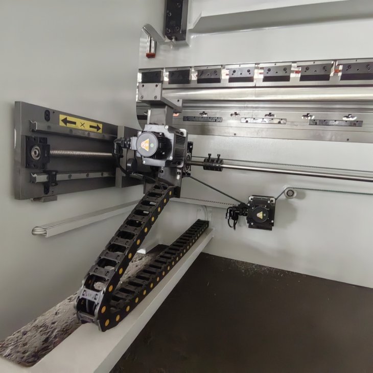 ��Һ���������WE67K-180T3200 �� (ET17 �ķ�ģ)